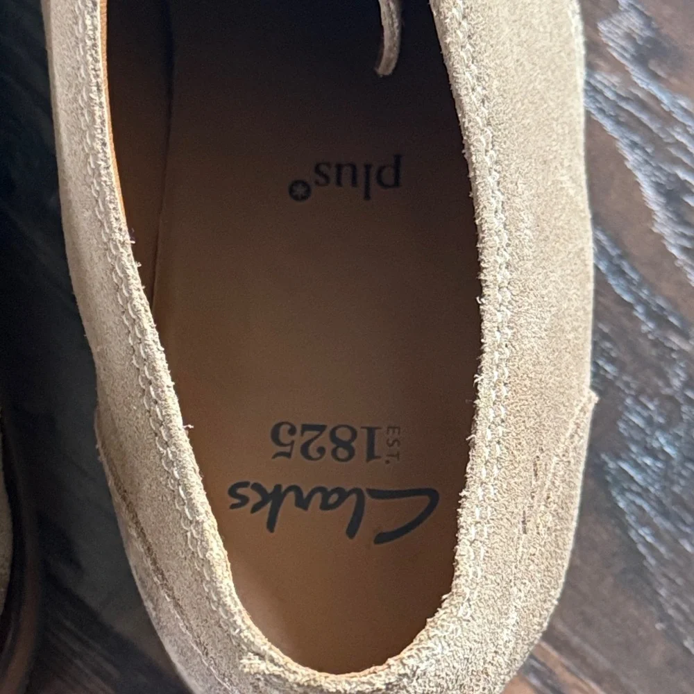 Clarks 1825 Collection Exton Cap LaceUp Oxfords Taupe Suede, Men Sz 11, Like New